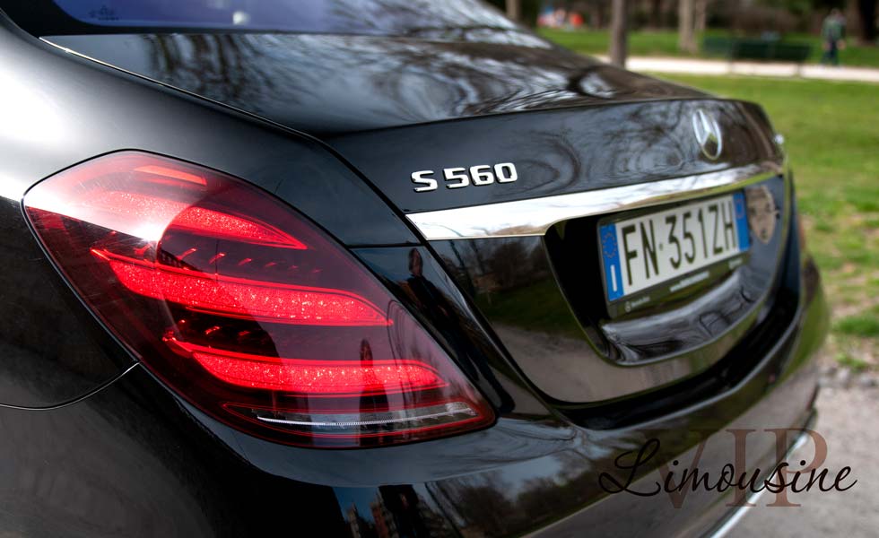 Mercedes Classe S 560 SEL: vista posteriore Mercedes Classe S 560 SEL: vista posteriore