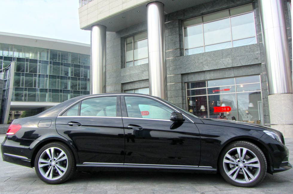 Mercedes Classe E 220 Premium: vista laterale Mercedes Classe E 220 Premium: vista laterale