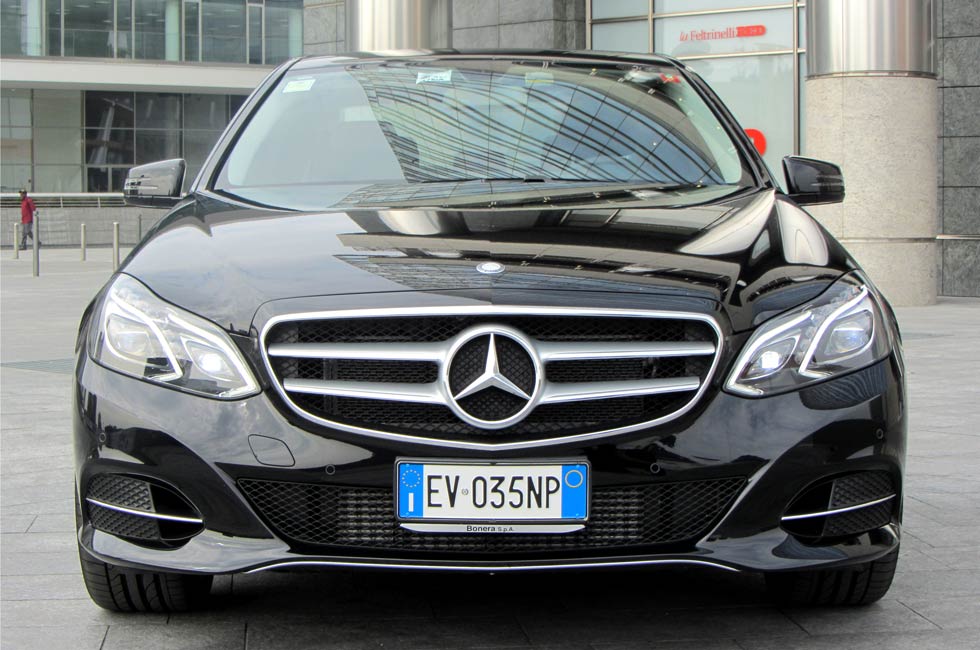 Mercedes Classe E 220 Premium: vista frontale (2) Mercedes Classe E 220 Premium: vista frontale (2)