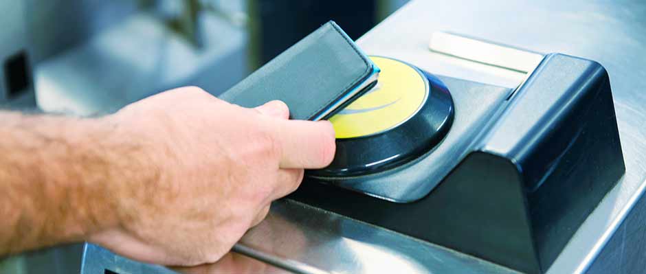 Novità tornelli metropolitana Milano con carta di credito Novità: tornelli per pagamento contactless nella metropolitana di Milano