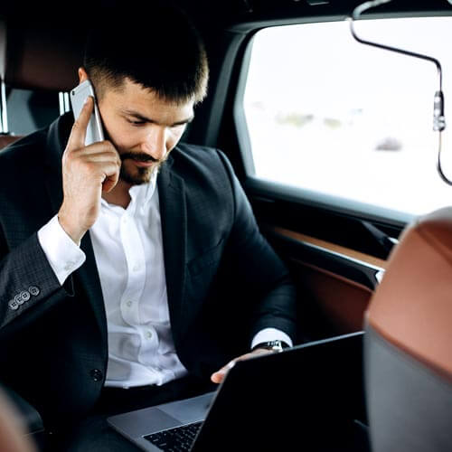 Automobile con conducente Milano: lavoro durante tranfer viaggio