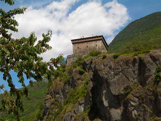 Tour dei castelli della Valle d'Aosta: Castello di Verr&egrave;s