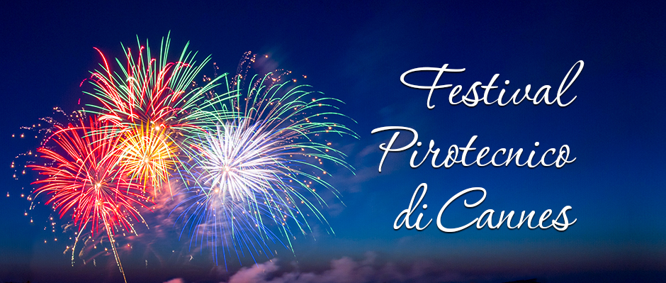 Festival Pirotecnico di Cannes - Fuochi d'artificio su cielo blu notte
