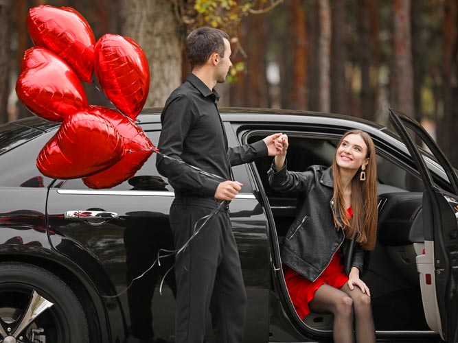 Noleggio auto di lusso Milano: sorprendila con un regalo lussuoso
