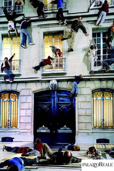 Noleggio con conducente Milano: Palazzo Reale opera di Leandro Erlich