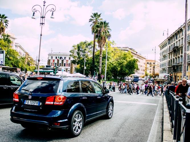Roadshow aziendale a Milano: transfer auto nel traffico cittadino
