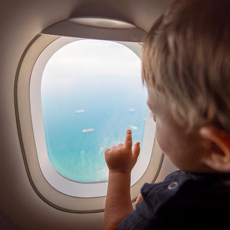 Consigli utili per viaggiare in aereo - tenere occupati i bambini