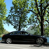mercedes con autista sul lago di Como
